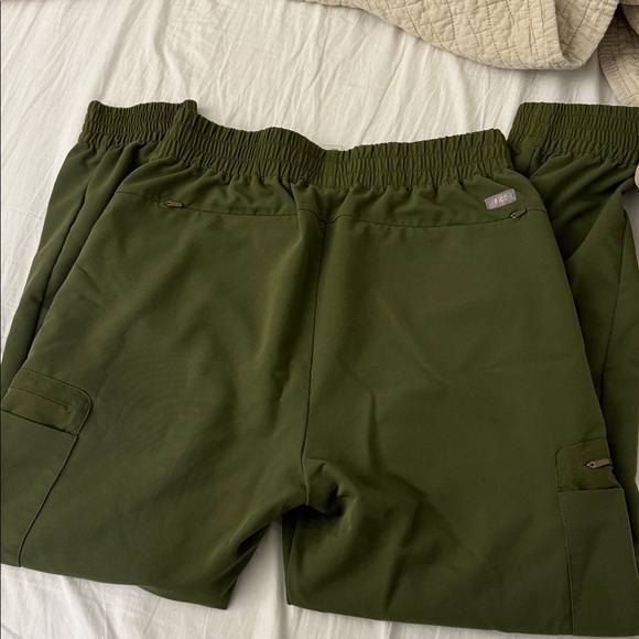 FIGS green scrub bottoms - Picture 3 of 4